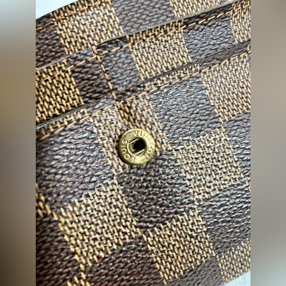 Louis Vuitton Wallet - Picture 15 of 16